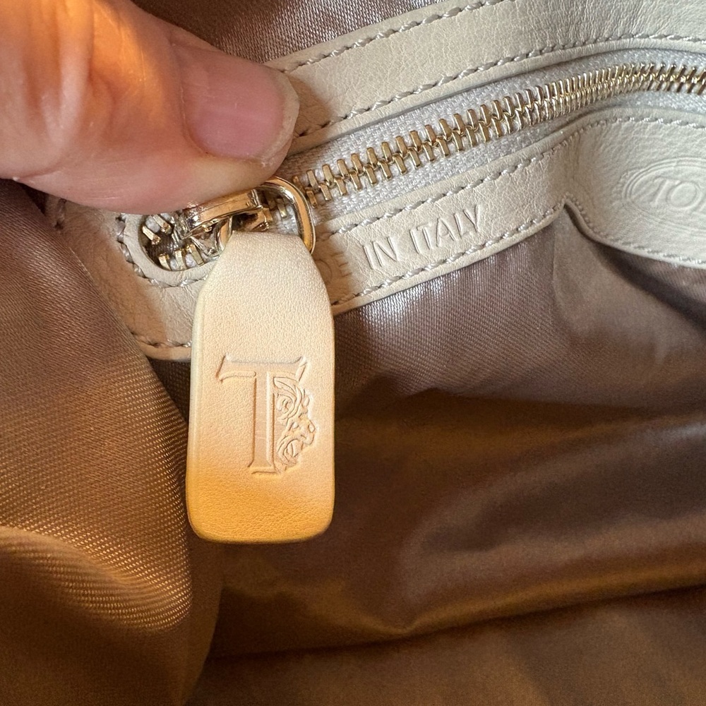 Tod's White Shoulder Bag - Picture 11 of 12